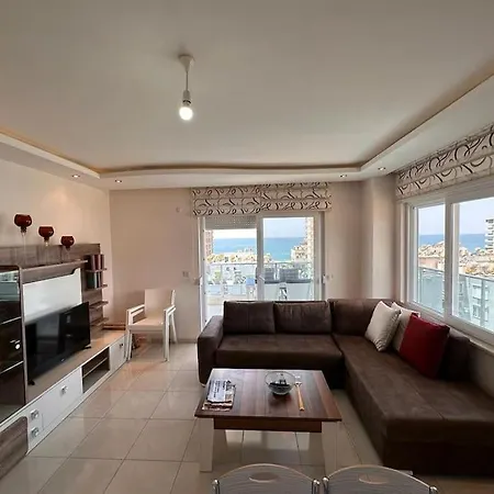 Deniz Manzarali Havuzlu *